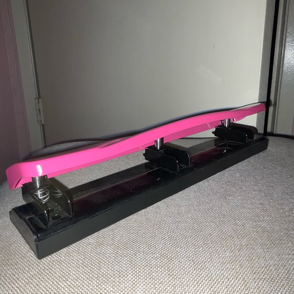 hole punch in pink 🩷🩷